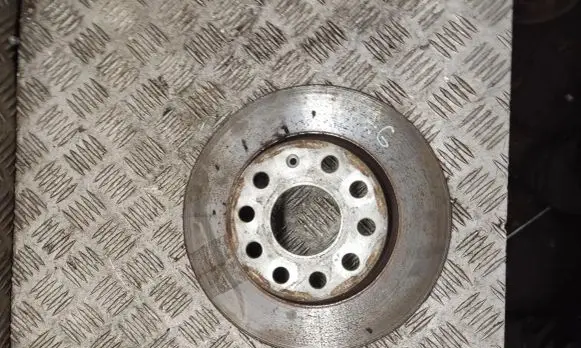 Volkswagen Golf VI Rear brake disc