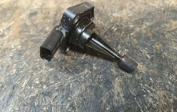 Audi Q5 SQ5 Oil level sensor 03C907660R 6PR01041804