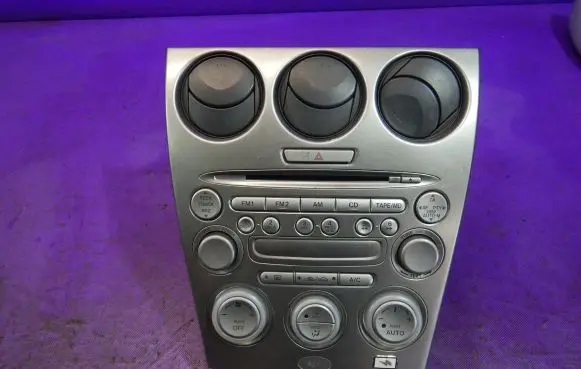 Mazda 626 Radio/CD/DVD/GPS head unit