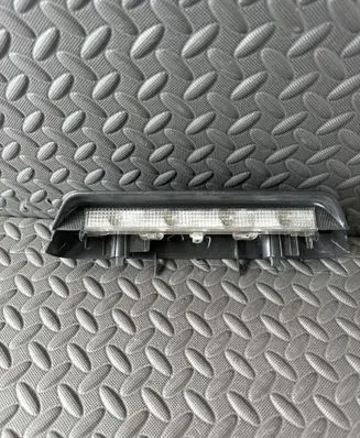 Toyota Yaris Third/center stoplight 28816698