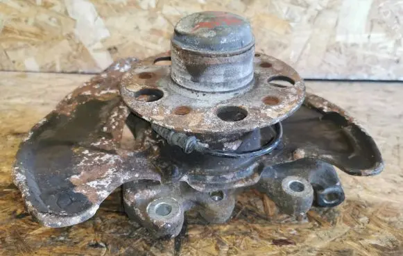 Mercedes-Benz CLC CL203 Front wheel hub