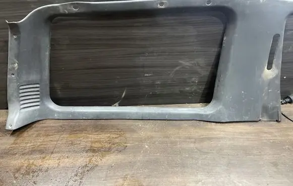 Mitsubishi Pajero Tailgate/trunk upper cover trim MB645815 9100