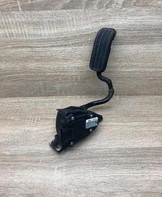 Volkswagen Sharan Accelerator throttle pedal 7M4721603B YM219F836GA
