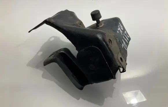 Mercedes-Benz E W211 Headlight/headlamp mounting bracket