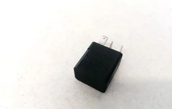 Opel Zafira A Other relay 24432680 70221