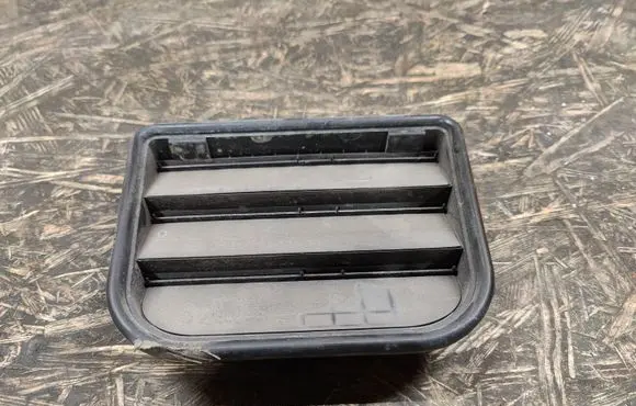 Jaguar XJ X351 Quarter panel pressure vent 