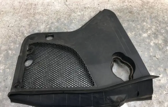 Mercedes-Benz E W213 Wiper trim A2138300100