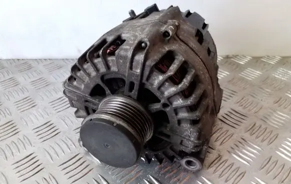 BMW 5 F10 F11 Generator/alternator 8507624