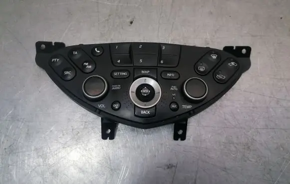 Nissan Primera Climate control unit 28395AV611