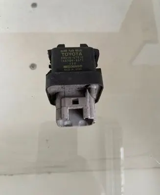 Toyota Avensis Verso Glow plug pre-heat relay 2861067010 1567000671