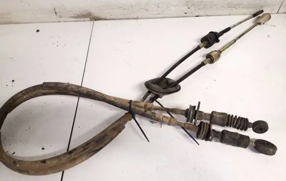 Gear shift cable linkage