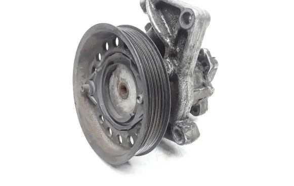 Volvo S80 Power steering pump 30776145