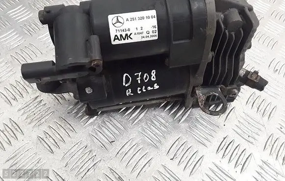 Mercedes-Benz R W251 Air suspension compressor/pump A2513201004