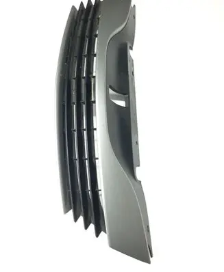 Renault Laguna II Front bumper upper radiator grill