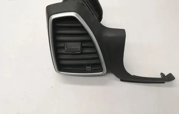 Hyundai Tucson TL Dashboard air vent grill cover trim 