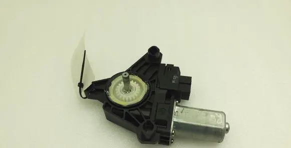 Mercedes-Benz GLC X253 C253 Rear door window regulator motor A2139060602