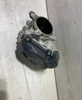 Seat Ateca Throttle valve 04L128063T