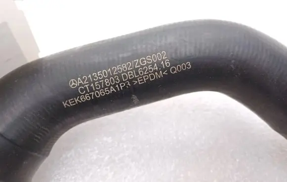 Mercedes-Benz GLC C253 Engine coolant pipe/hose A2135012582