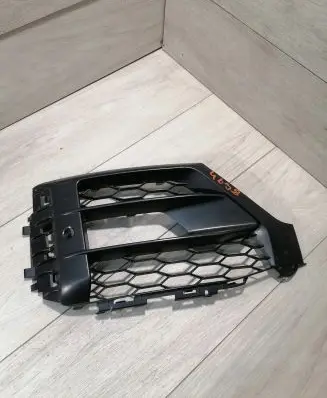 Audi Q2 - Front bumper lower grill 81A807682L