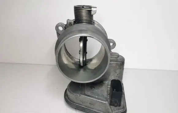 BMW 1 E81 E87 Throttle valve 780437301 B81351179