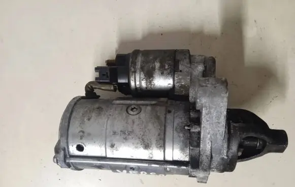 Toyota Verso Starter motor 281000r021