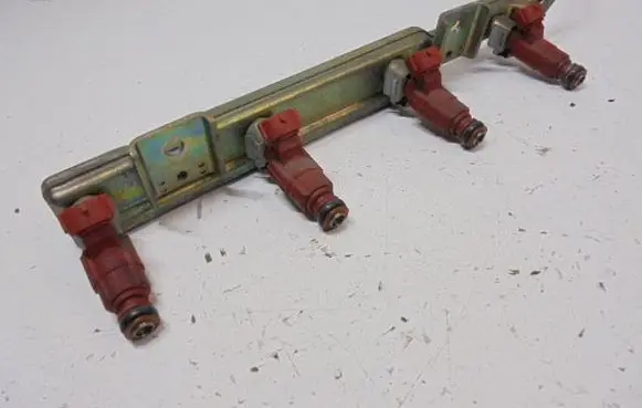 Nissan Primera Fuel injector 166009F600