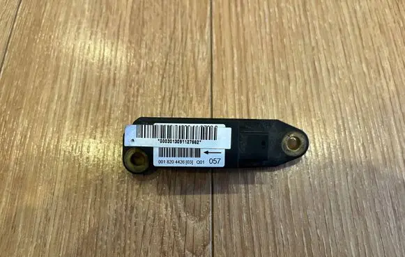 Mercedes-Benz C W203 Airbag deployment crash/impact sensor 0018204426