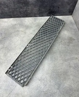 BMW 7 E65 E66 Front bumper lower grill 7135573