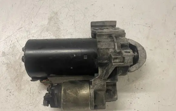 BMW 5 F10 F11 Starter motor 8506657