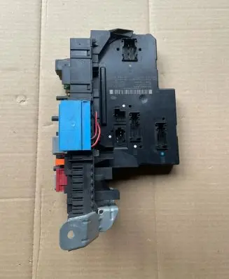 Mercedes-Benz C W204 SAM control unit 2049065602