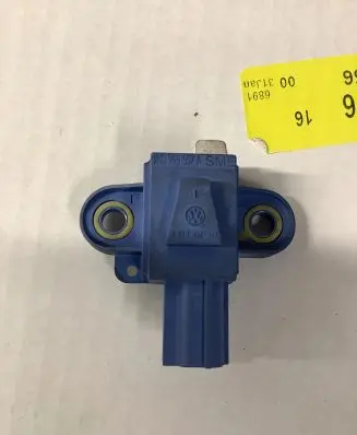 Volkswagen Golf V Airbag deployment crash/impact sensor 1K0955557A
