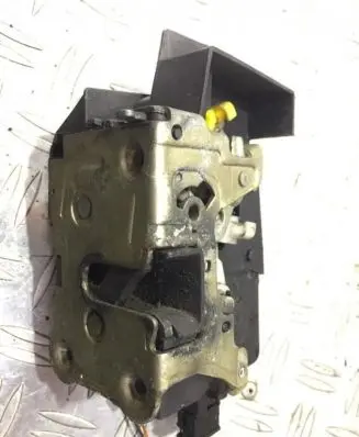 Renault Laguna I Rear door lock