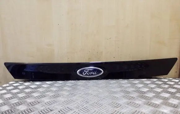 Ford Focus Tailgate trim BM51A43404AFW