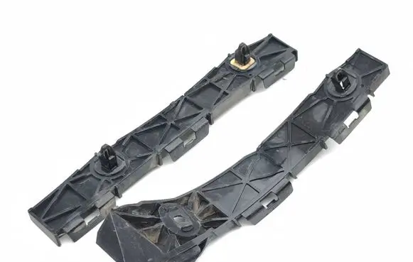 Lexus IS 220D-250-350 Rear bumper mounting bracket 5215753040 5256253010