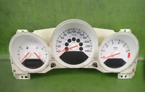 Dodge Caliber Speedometer (instrument cluster) P05107000AH