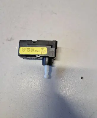 Headlight level adjustment motor