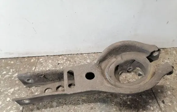 Rear upper control arm/wishbone