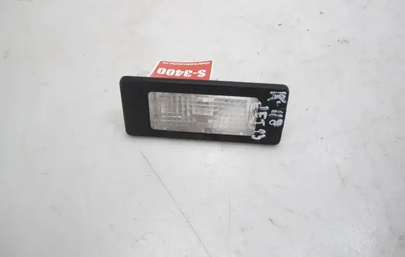 Volkswagen Jetta VI Number plate light 5N0943021