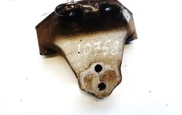 Engine mounting bracket