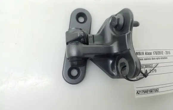 Rear door upper hinge