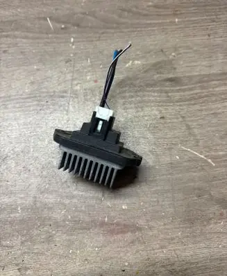 Mazda 6 Heater blower motor/fan resistor PM010010B