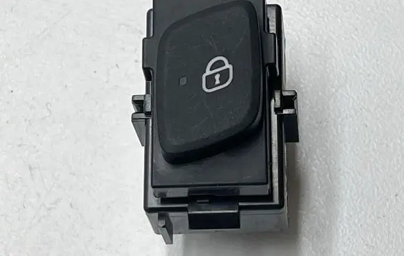 Volvo XC60 Central locking switch button 32279480 20W335