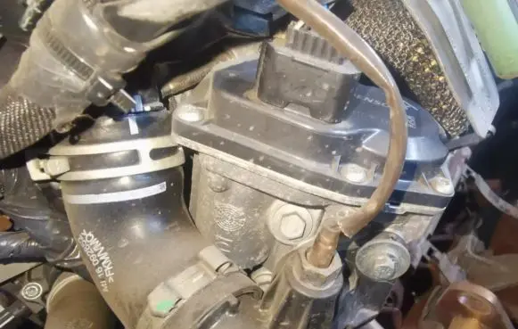 Nissan Qashqai EGR valve h8201143495 147102557r