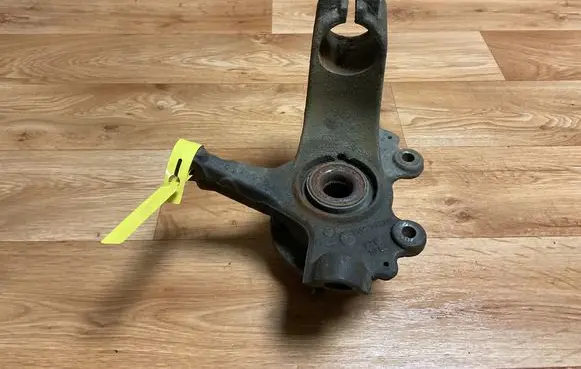 Front wheel hub
