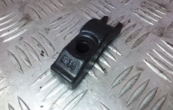 Opel Astra H Fuel Injector clamp holder K35