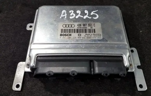 Audi A8 S8 D2 4D Engine control unit/module 4D0907551C 0261204236