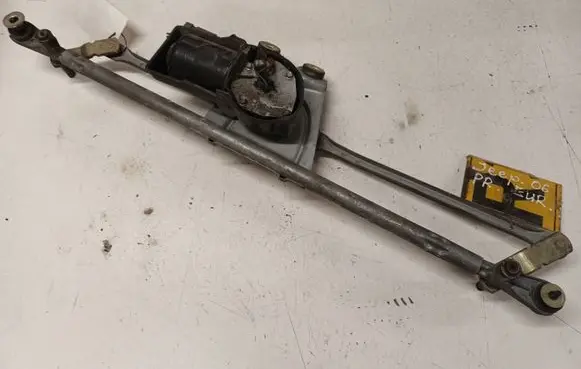 Jeep Grand Cherokee (WK) Front wiper linkage and motor