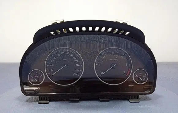 BMW 5 F10 F11 Speedometer (instrument cluster) 9339895