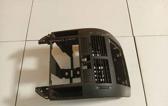 Dash center air vent grill