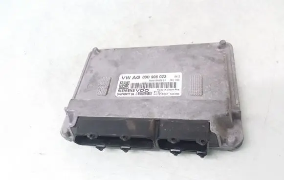 Skoda Fabia Mk2 (5J) Engine control unit/module 03D906023 5WP4041704